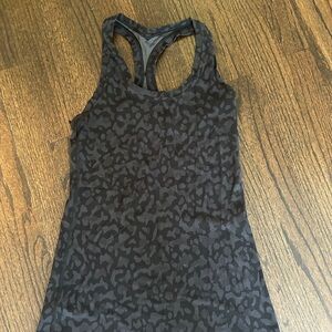 Lululemon tank size 4